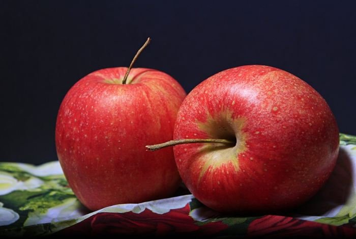 two red apple