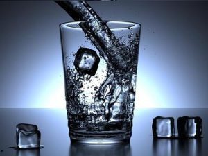 glass of water and ice