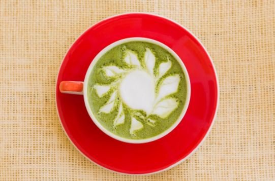 red mug with tea