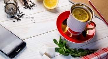 Brewed tea with lemon