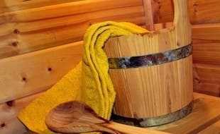 Wooden bucket