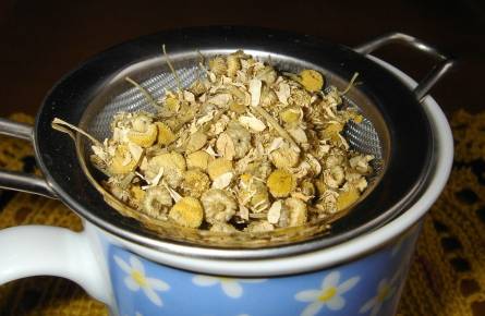 Is chamomile tea safe while breastfeeding