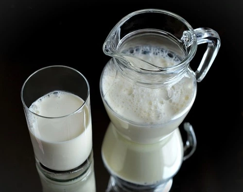 Almond Milk, Oat Milk, and Cow Milk