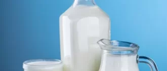 Almond milk vs. oat milk vs. cow milk